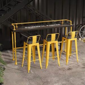 Long-lasting Bar Table