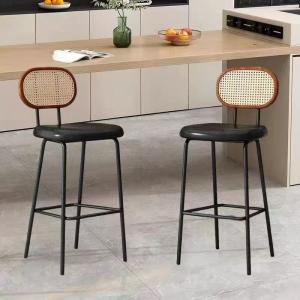  Nordic-style Bar Stools
