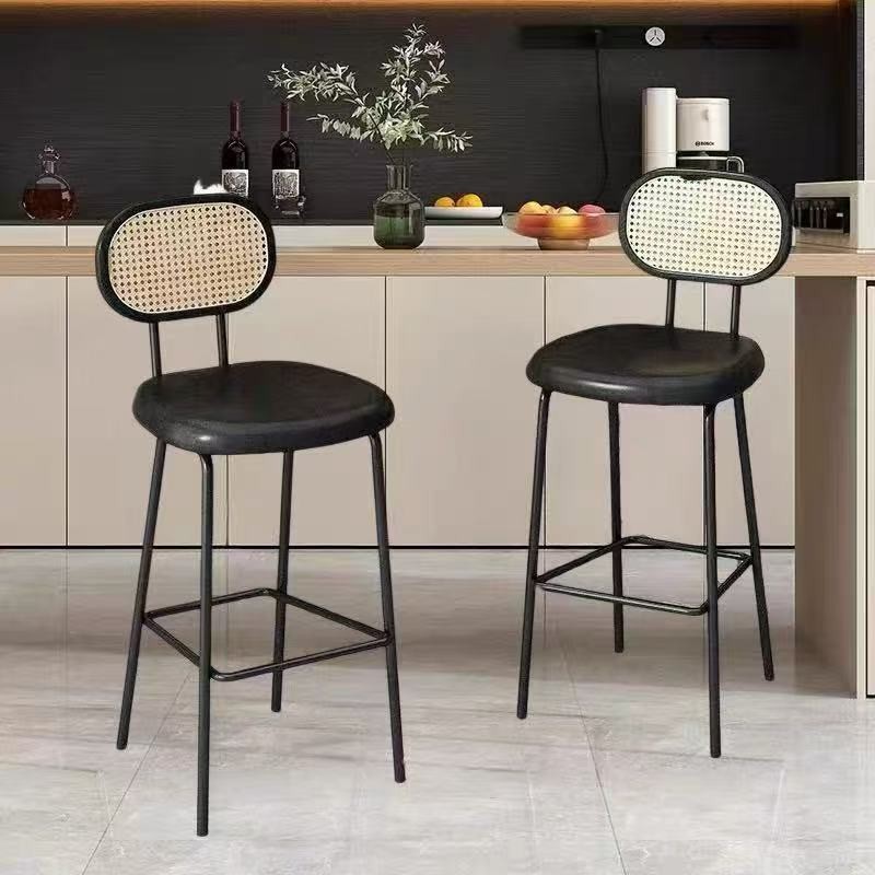  Nordic-style Bar Stools