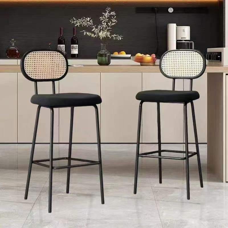  Nordic-style Bar Stools