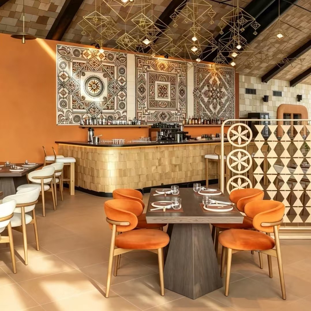 Customization OEM ODM Commercial Modern Luxury Solid Wood Chairs Velvet Upholstered 4 Seat Table Restaurant Dining Set for Hotel